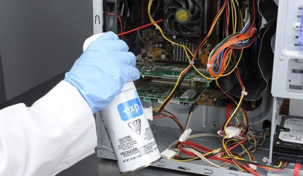 Vệ sinh quạt thường xuyên giúp hoạt động êm ái hơn