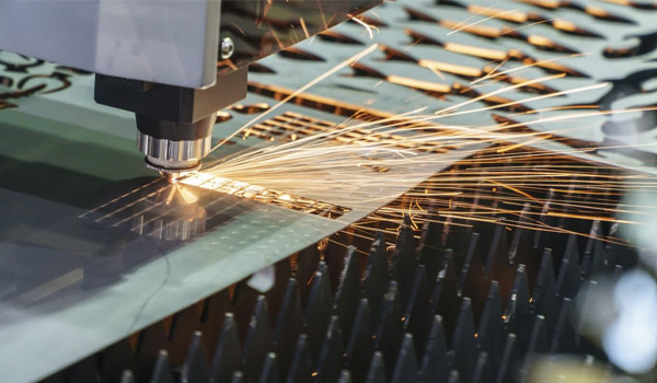 Robot cắt laser đảm bảo đường cắt sắc nét, mịn màng & đúng chuẩn theo thiết kế