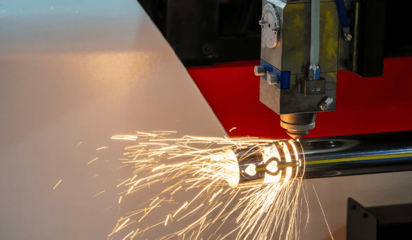 Robot cắt laser có thể hoạt động liên tục 24/7 giúp tối ưu hoá chi phí & nâng cao năng suất 