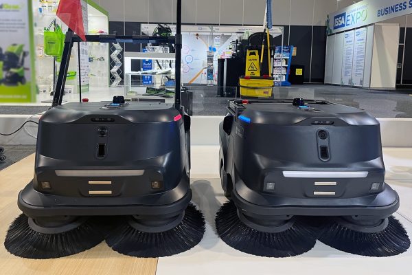 Vệ Sinh Sàn Tự Động Bằng Robot Và Công Nghệ AI
