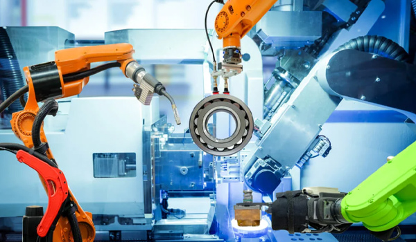 Robot công nghiệp trong ngành điện tử có khả năng thao tác với độ chính xác đến từng micromet