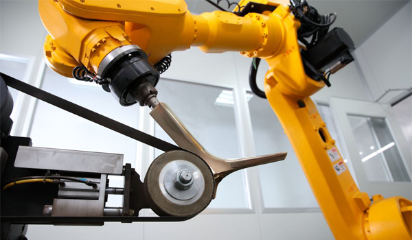 Robot đánh bóng, mài nhẵn vật liệu giúp cải thiện môi trường làm việc, đảm bảo an toàn lao động