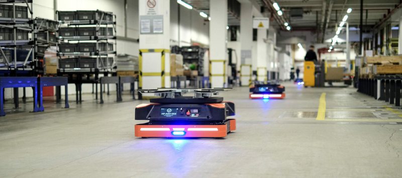 Xe Tự Hành AGV Vận Chuyển Hàng Hóa Như Thế Nào?