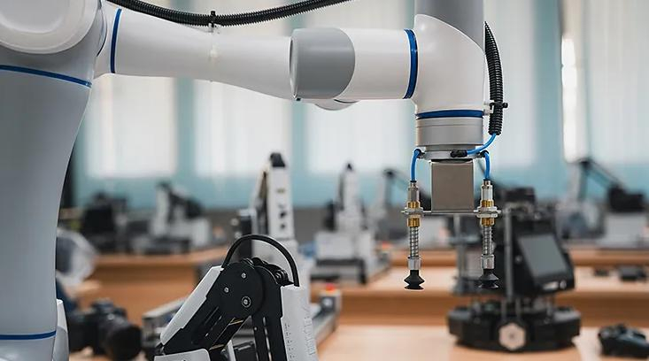 Cánh tay robot công nghiệp là gì