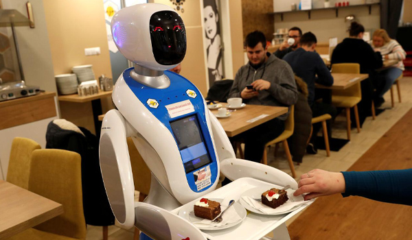 Robot giao hàng trong nhà hàng có thể đảm nhận vai trò phục vụ món ăn, nước uống