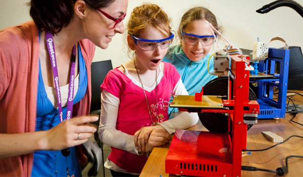 Máy in 3D hỗ trợ đào tạo STEM & STEAM