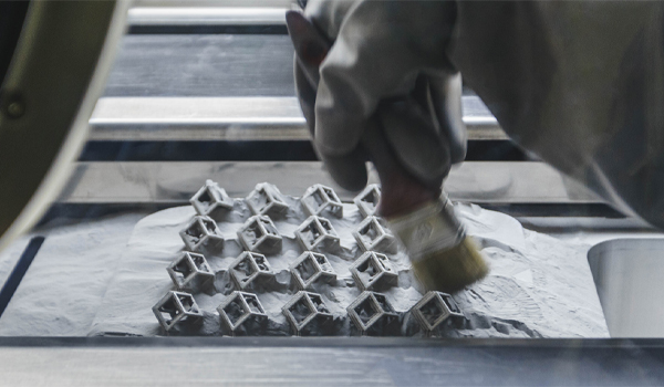 Sau khi in, bạn cần làm sạch bề mặt & loại bỏ vật liệu hỗ trợ