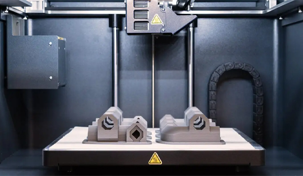 Công nghệ in là yếu tố ảnh hưởng lớn nhất đến giá thành của máy in 3D kim loại