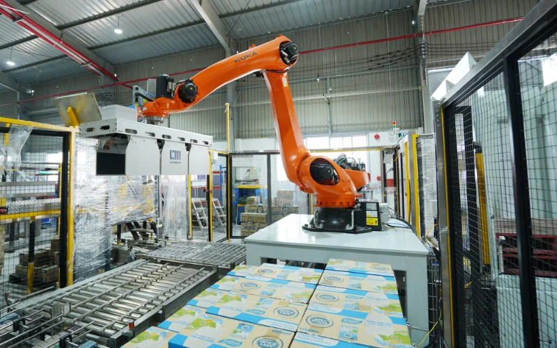 Robot palletizing