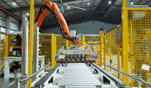 Robot được lập trình sẵn nên khả năng sắp xếp pallet luôn đồng đều, chính xác