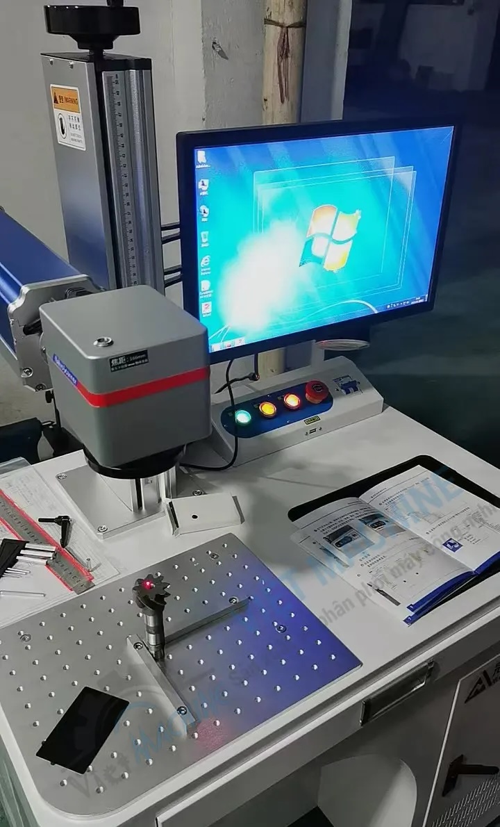 Máy khắc chữ Laser trên kim loại vĩnh viễn, sắc nét