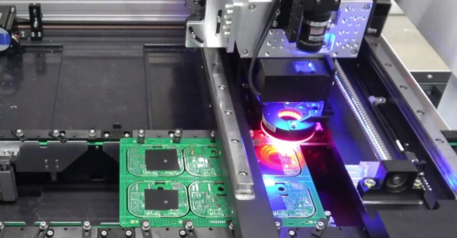Ứng dụng công nghệ khắc laser trên các thiết bị điện tử công nghiệp