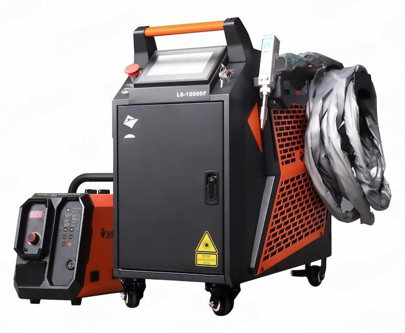 Chọn công suất dựa theo chiều dày vật liệuNgoài loại vật liệu, độ dày của phôi cũng là yếu tố quyết định hiệu quả hàn. Máy có công suất càng lớn sẽ cho khả năng hàn các vật liệu dày hơn, đồng thời duy trì tốc độ và độ bền của mối hàn. Ví dụ: Máy 1.000W thích hợp với thép carbon, inox có độ dày khoảng 3–4 mm và nhôm mỏng. Máy 1.500W hoặc 2.000W phù hợp với các chi tiết dày hơn, yêu cầu độ ngấu sâu và năng suất cao. Việc lựa chọn đúng công suất sẽ giúp tiết kiệm điện năng, giảm chi phí đầu tư và tăng tuổi thọ thiết bị.